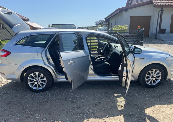Ford Mondeo cena 26900 przebieg: 218000, rok produkcji 2011 z Iława małe 211